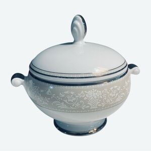 Mikasa Fine China Bavarian Platinum Pattern # L3215 Sugar Bowl w/ Lid EUC